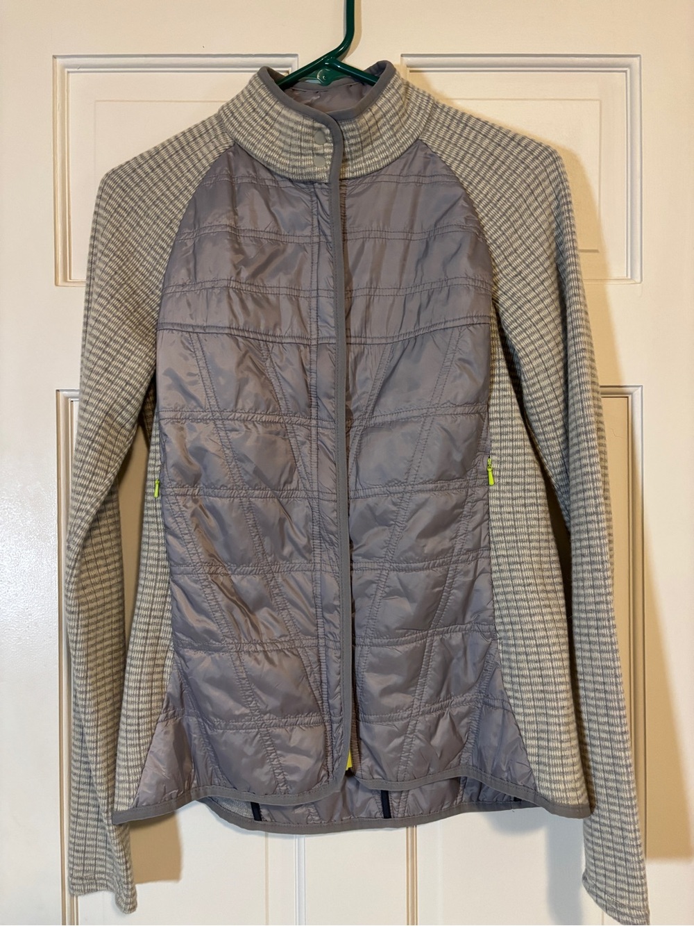 Title Nine Gray Quilted Hybrid Jacket with Knit Sleeves